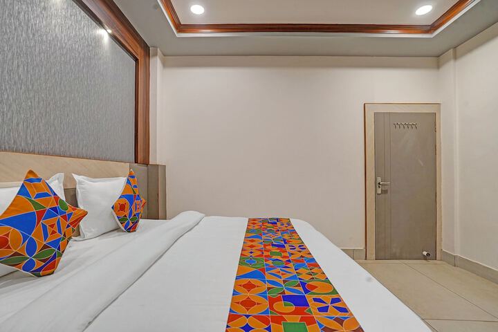 Room 16 of 30
