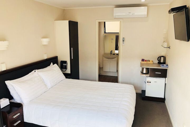 Room 11 of 69
