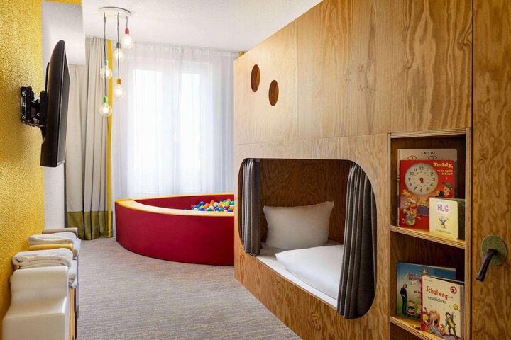 Room 36 of 137