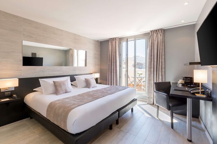 Room 33 of 150