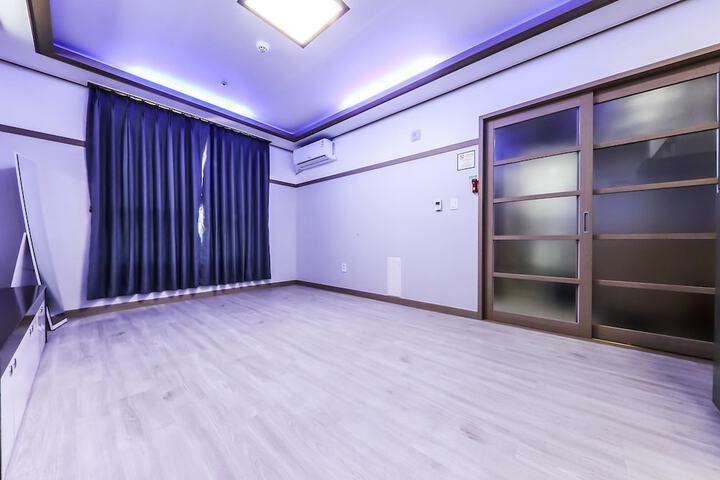 Room 20 of 54