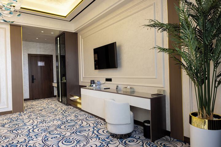 Room 8 of 31