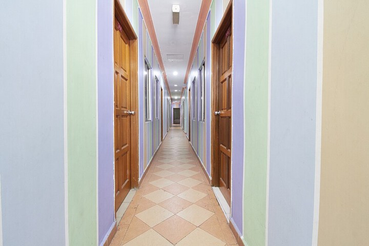 Ballroom/Hall 66 of 68