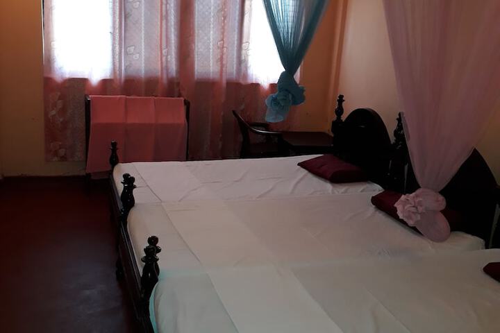 Room 12 of 18
