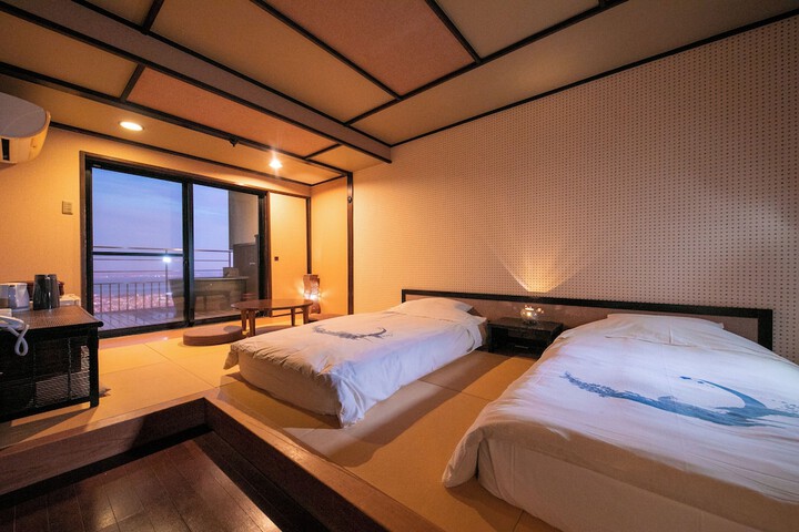 Room 10 of 104