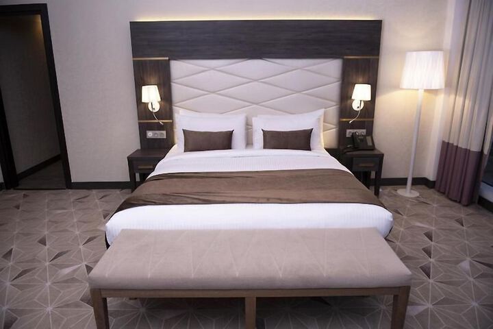 Room 4 of 24