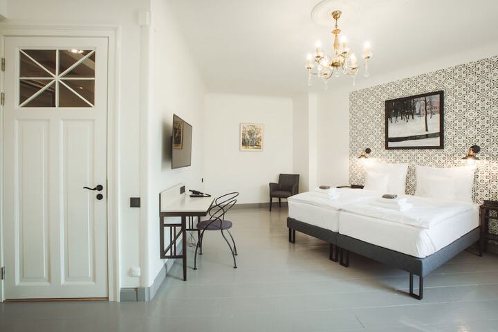 Room 13 of 75