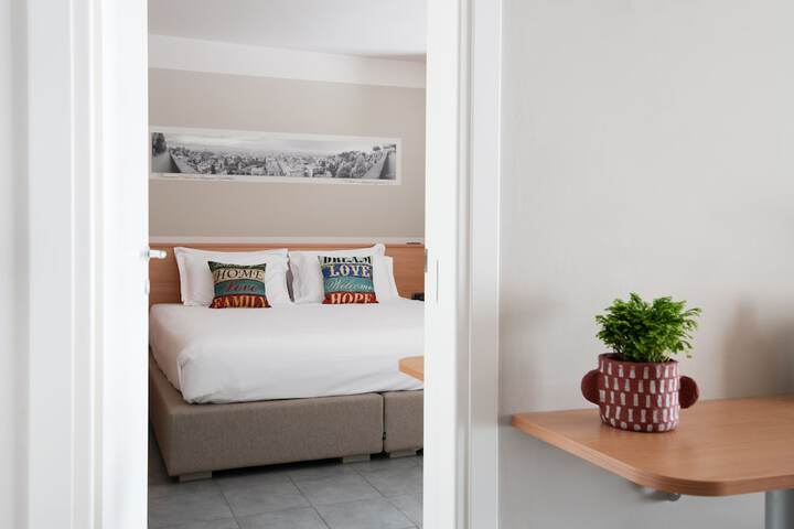 Room 16 of 125
