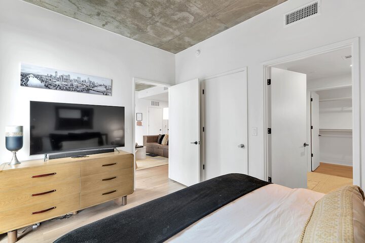 Room 57 of 860