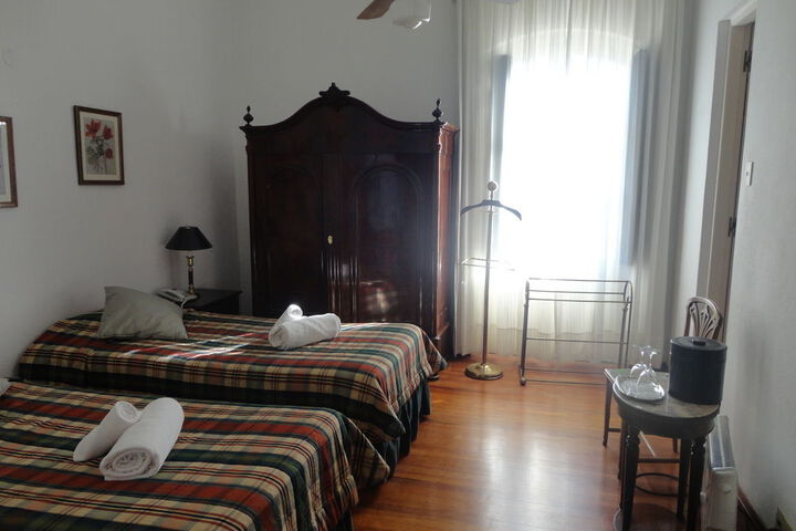 Room 27 of 73