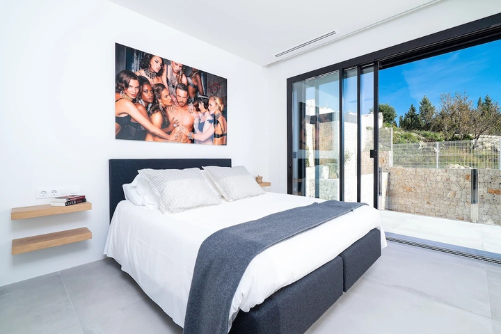 Room 2 of 15