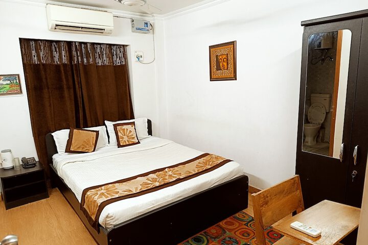 Room 15 of 23