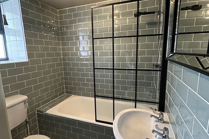 Room 18 of 171