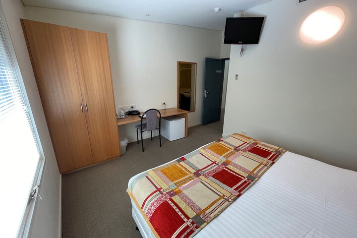 Room 12 of 40