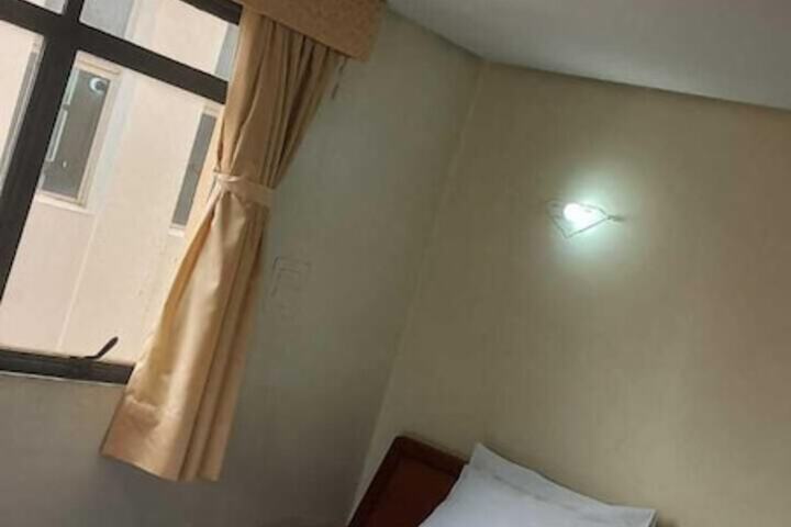 Room 7 of 11