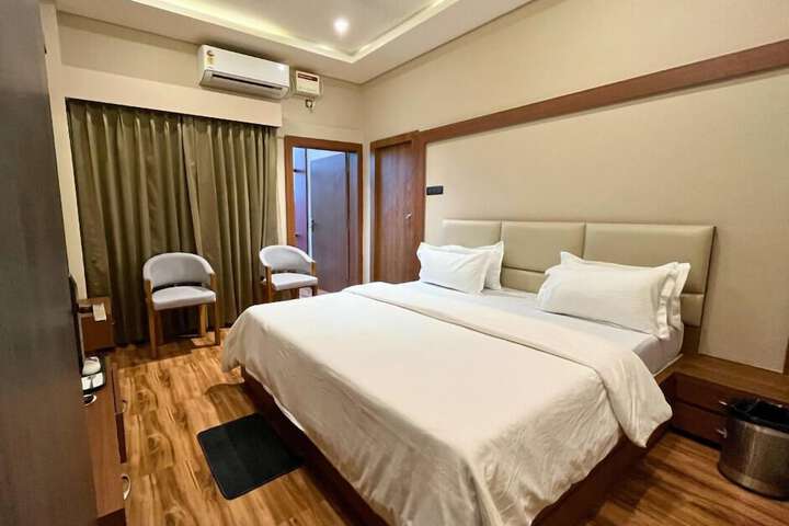 Room 12 of 53