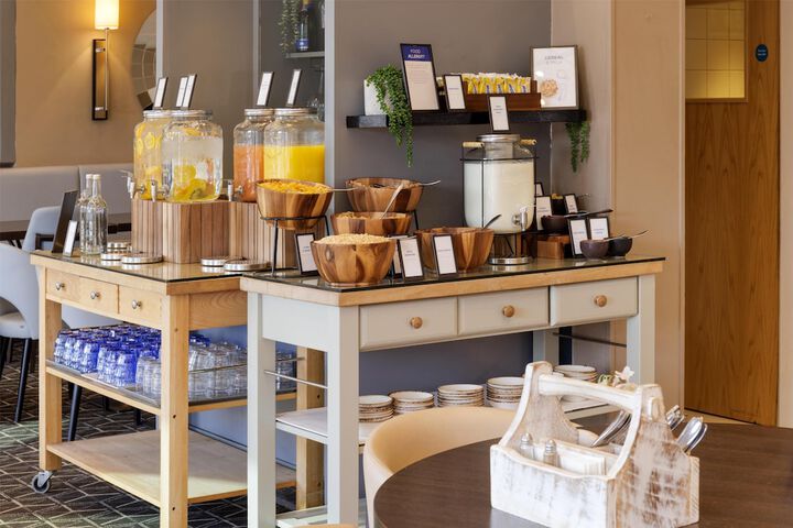 Breakfast/Coffee Service 52 of 103