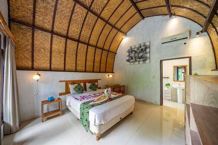 Room 2 of 36