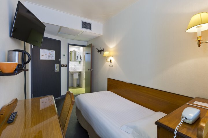 Room 10 of 27