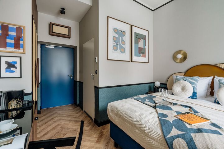 Room 28 of 224
