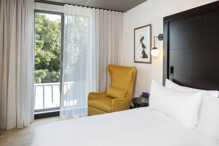 Room 6 of 91