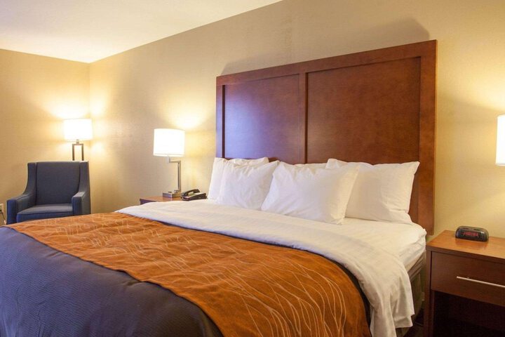 1 King Bed (14 of 21)