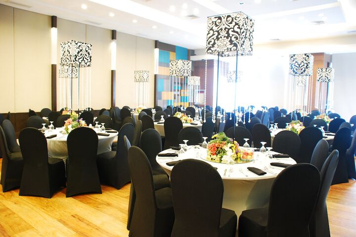 Ballroom/Hall 52 of 59