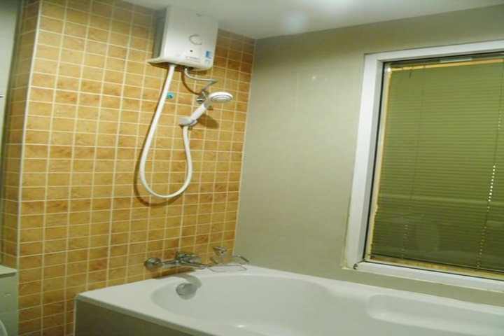 Room 43 of 60