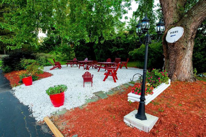 Property Grounds 33 of 49