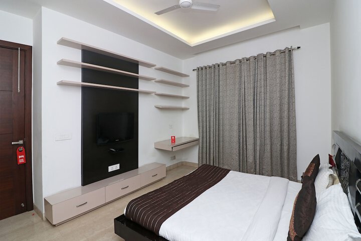 Room 20 of 28