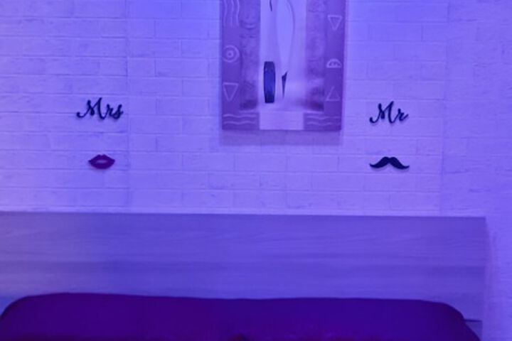 Room 2 of 16