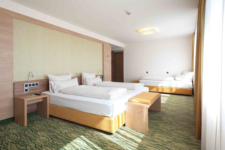 Room 14 of 40