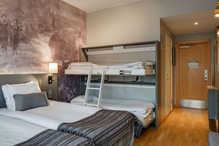 Room 10 of 64
