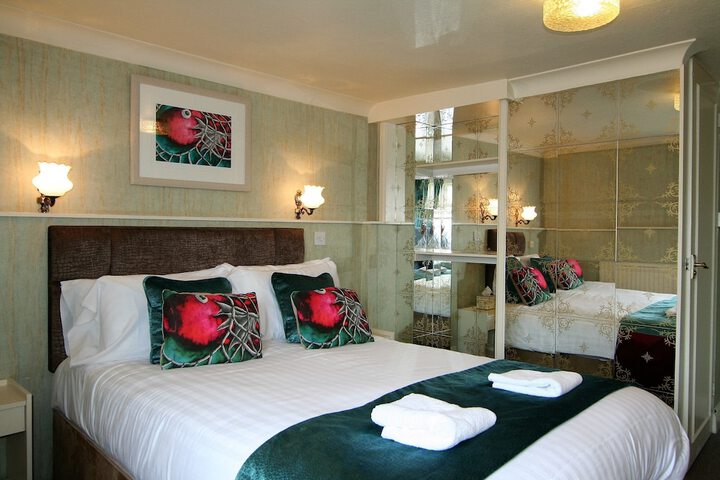 Room 32 of 72