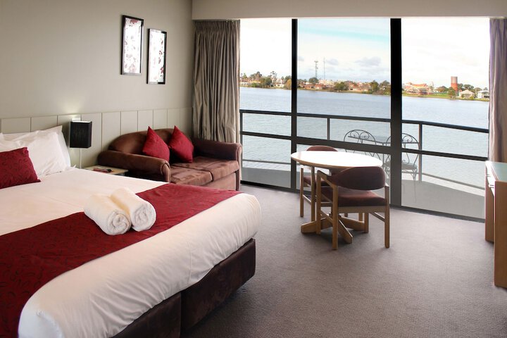 Room 3 of 22