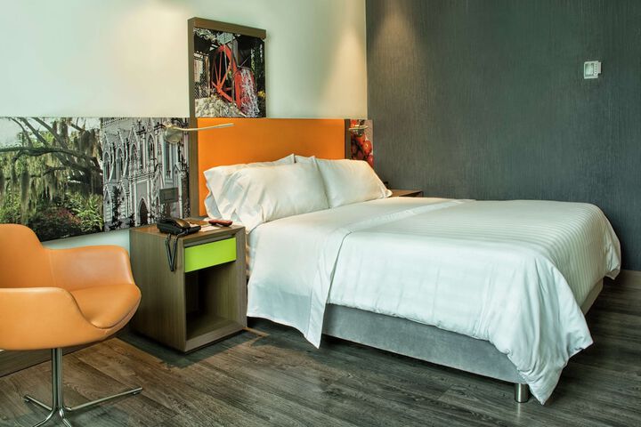 Room 14 of 68