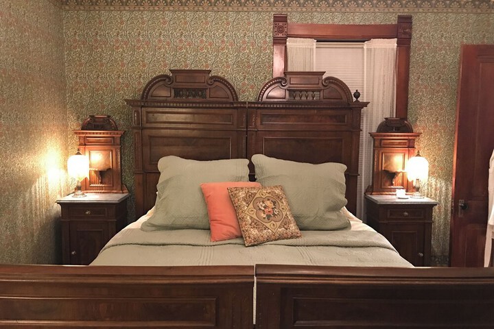 Room 15 of 83
