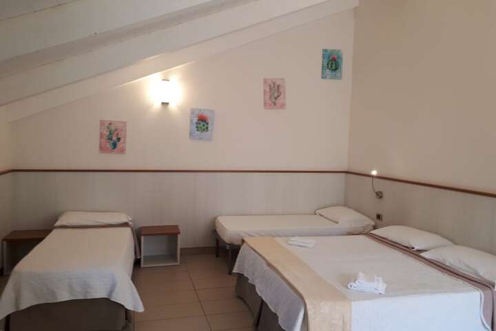 Room 12 of 61