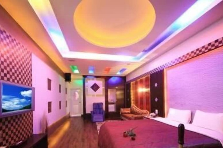 Room 33 of 57