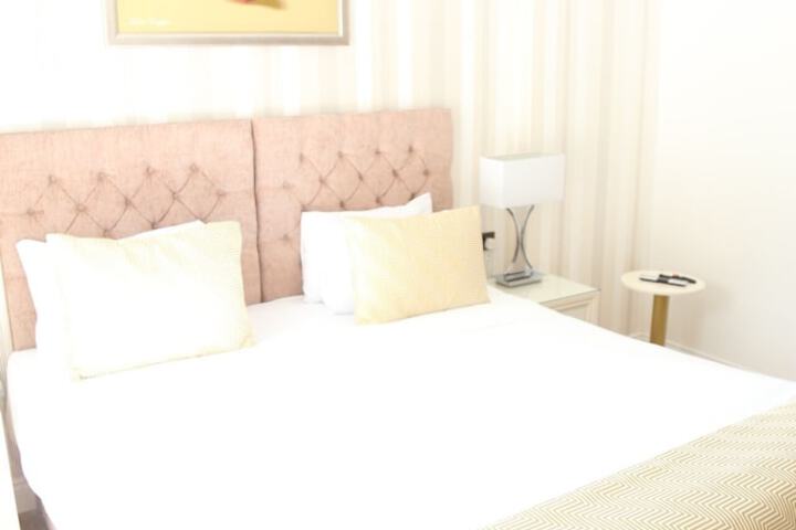 Room 27 of 65