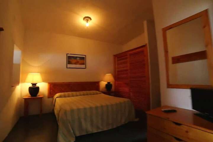 Room 5 of 17