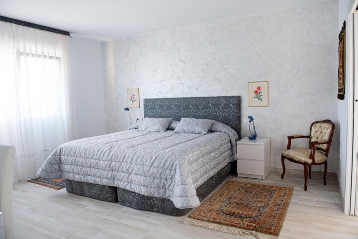 Room 12 of 49