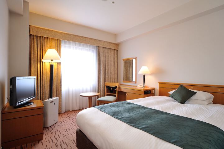 Room 7 of 35