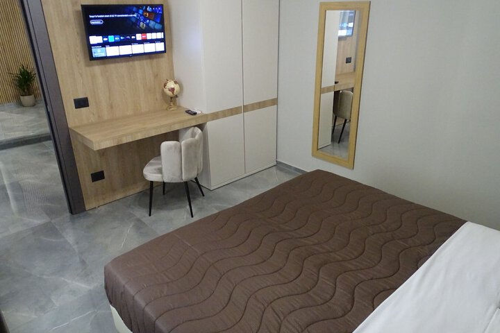 Room 13 of 105