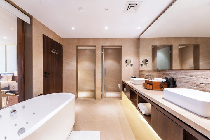 Room 27 of 70