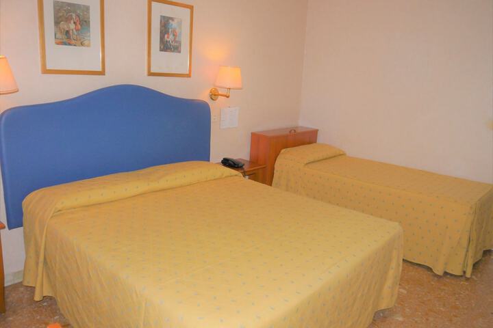 Room 21 of 201