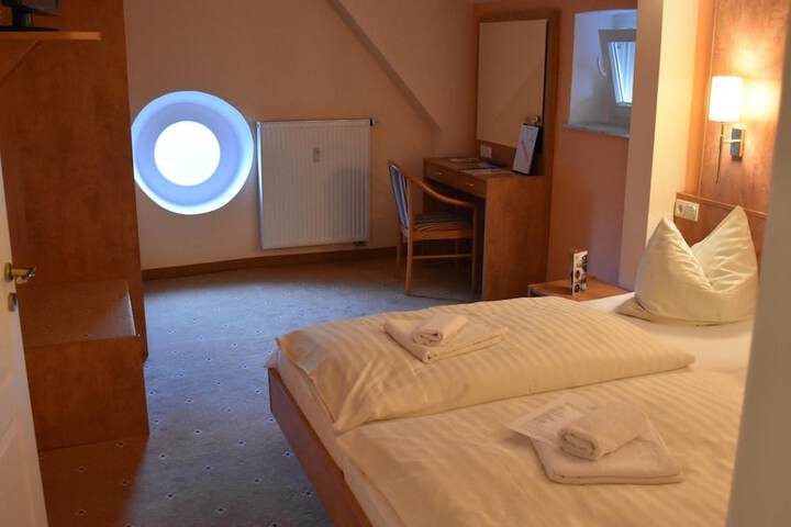 Room 10 of 49