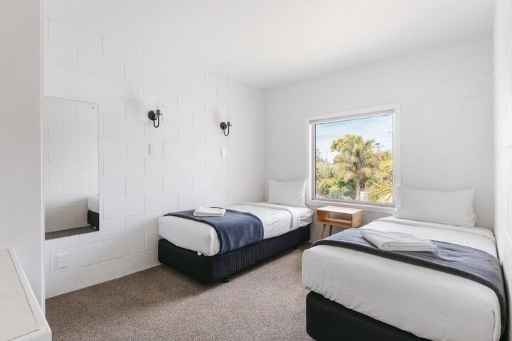Room 11 of 35