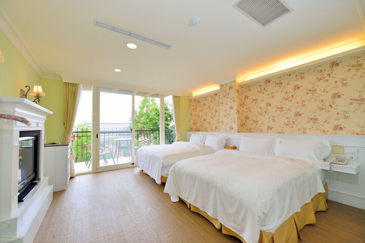 Room 3 of 34