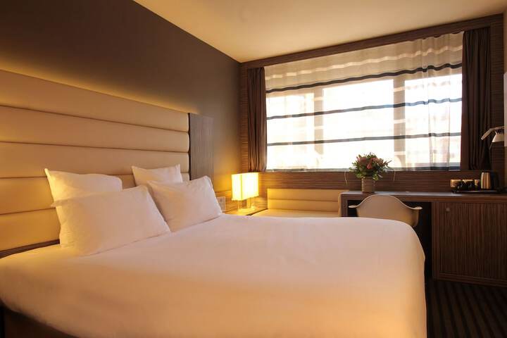 Room 10 of 92